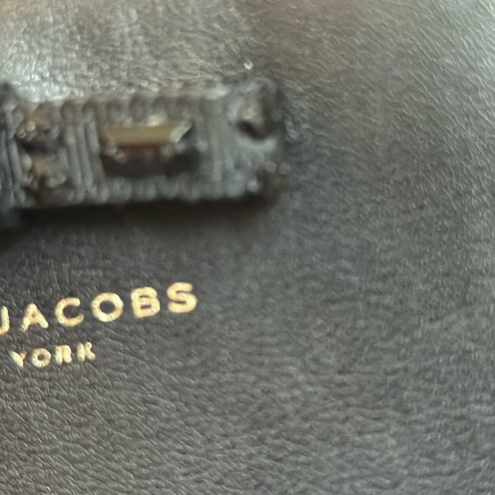 🖤MARC JACOBS🖤Black Leather Bow Embellished Zip Around Card Case/EUC
